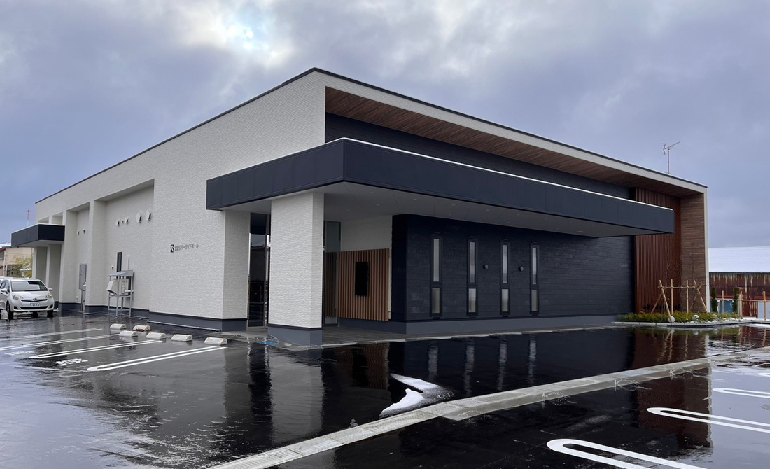 公益リバーサイドホール 写真1